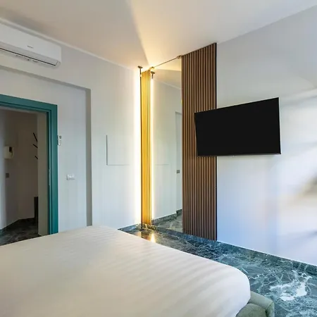 Deza Cavour Harmony * Rome