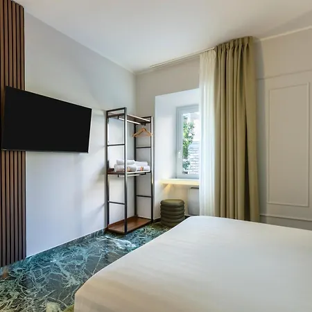 Deza Cavour Harmony * רומא